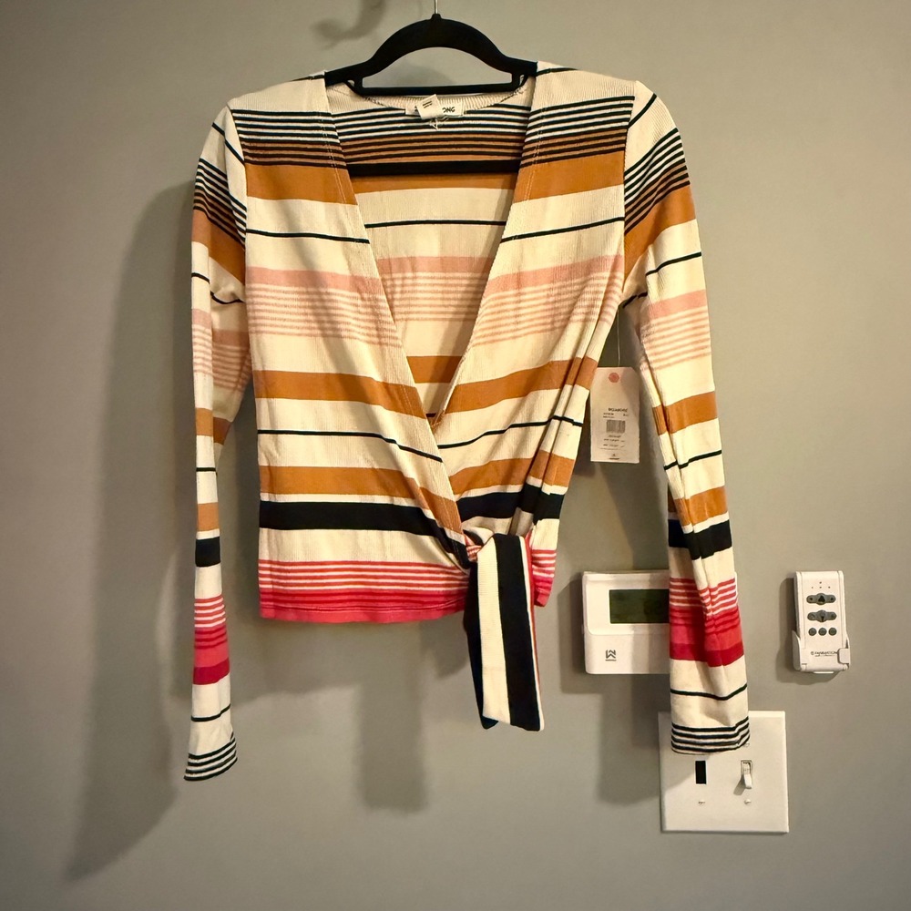 Billabong Wrap City Top Womens Medium Multi Stripe Ribbed Long Sleeve J928TBWR